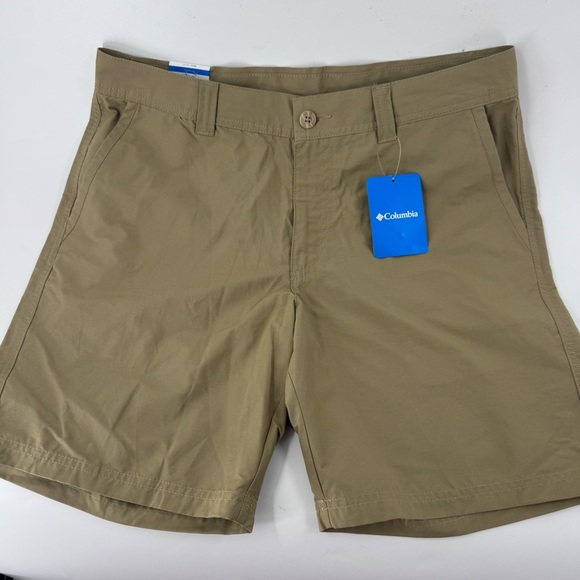 NWT Columbia Tan Flat Front Shorts Lightweight Outdoor - Picture 1 of 8